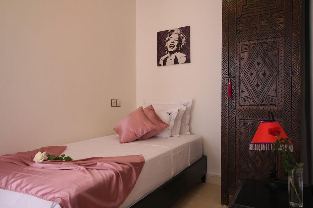 Riad De La Semaine Marrakesch Zimmer foto